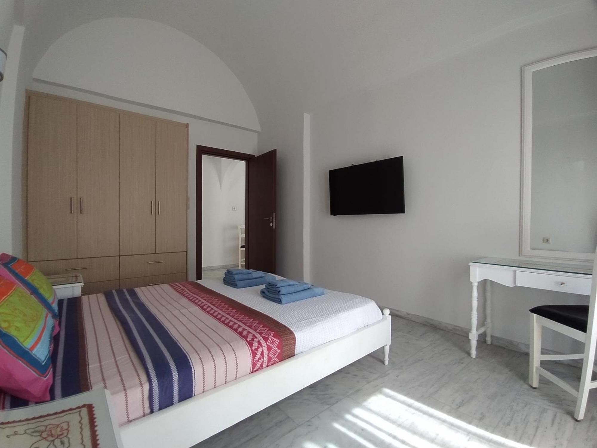 Chariot Apartments Santorini Kamári Exteriör bild