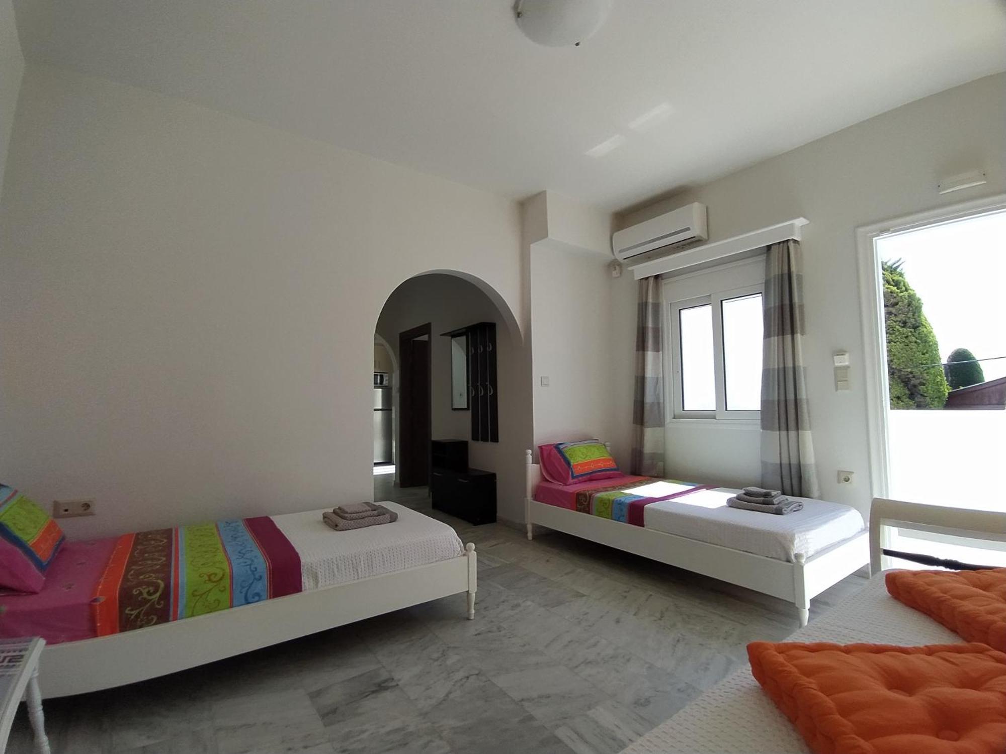 Chariot Apartments Santorini Kamári Exteriör bild
