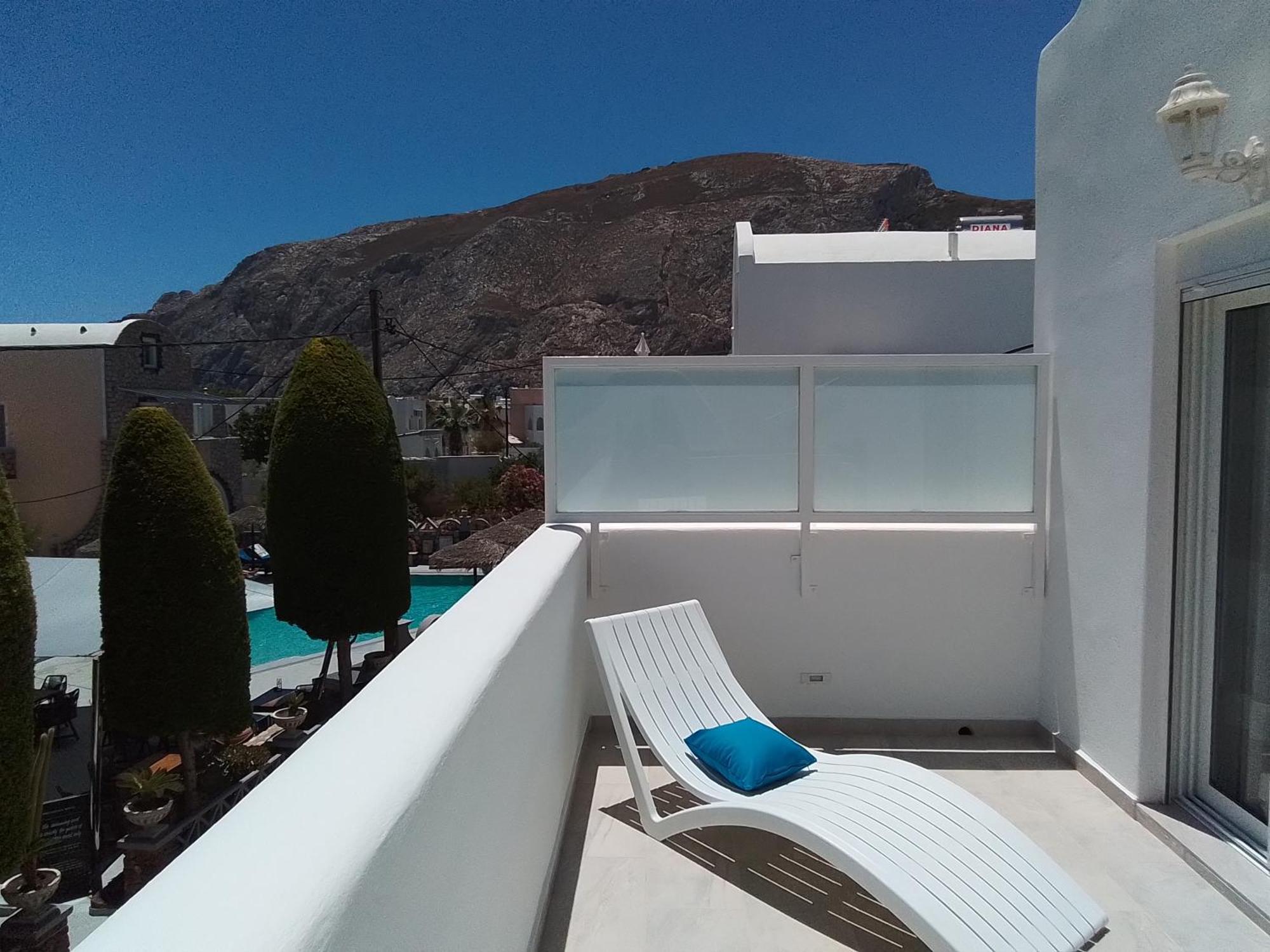 Chariot Apartments Santorini Kamári Exteriör bild