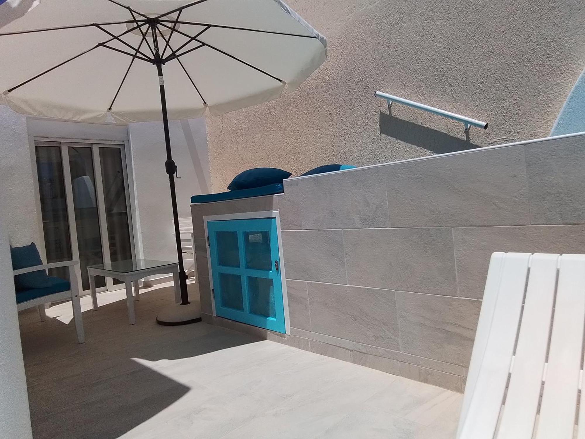 Chariot Apartments Santorini Kamári Exteriör bild