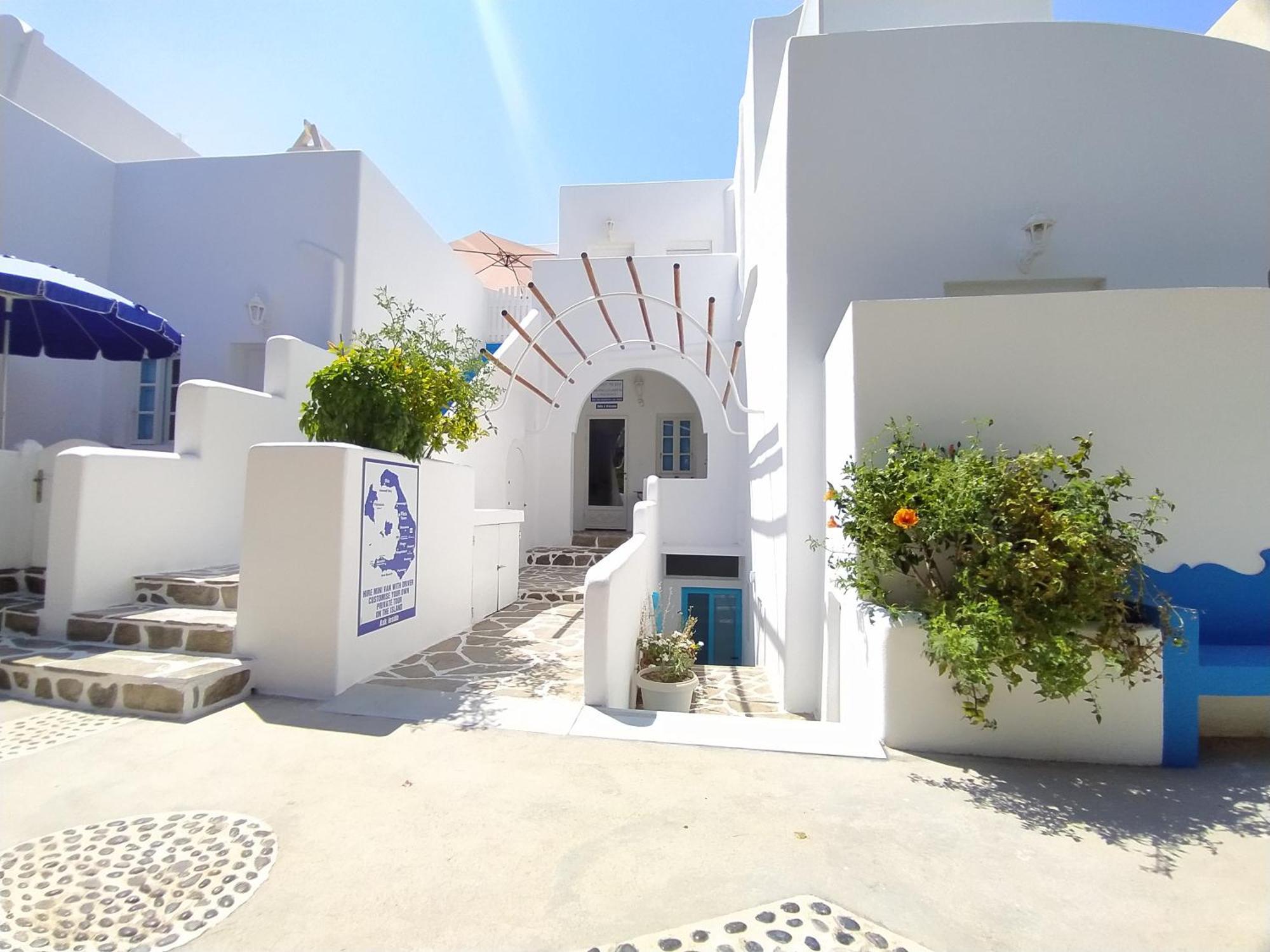 Chariot Apartments Santorini Kamári Exteriör bild