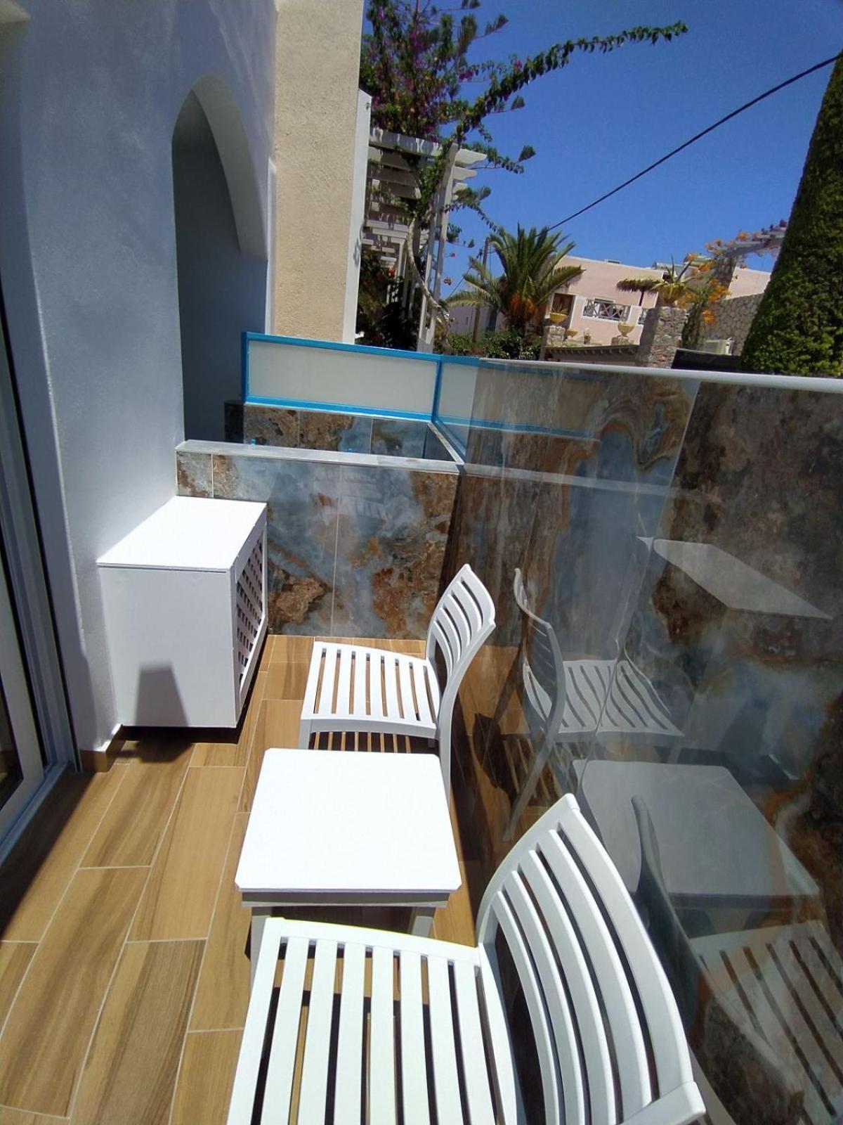 Chariot Apartments Santorini Kamári Exteriör bild