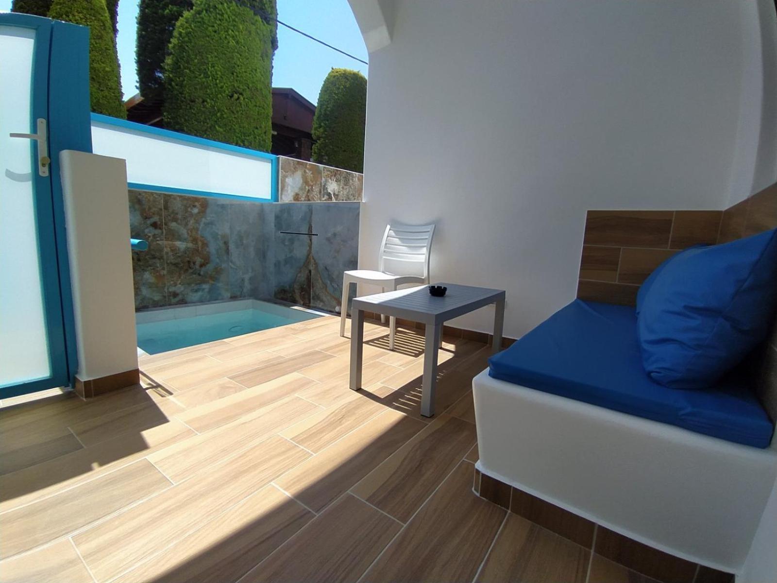 Chariot Apartments Santorini Kamári Exteriör bild