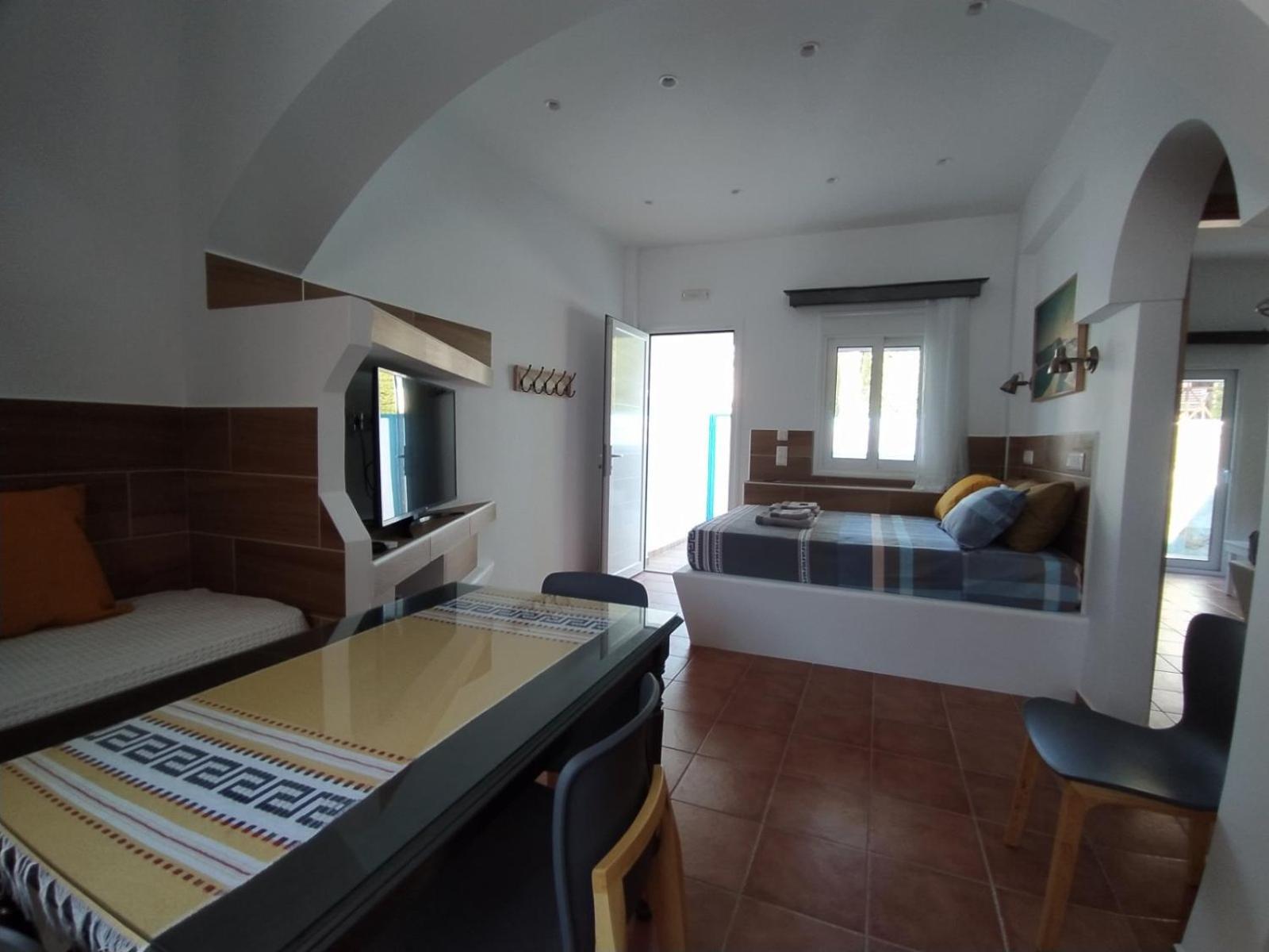 Chariot Apartments Santorini Kamári Rum bild