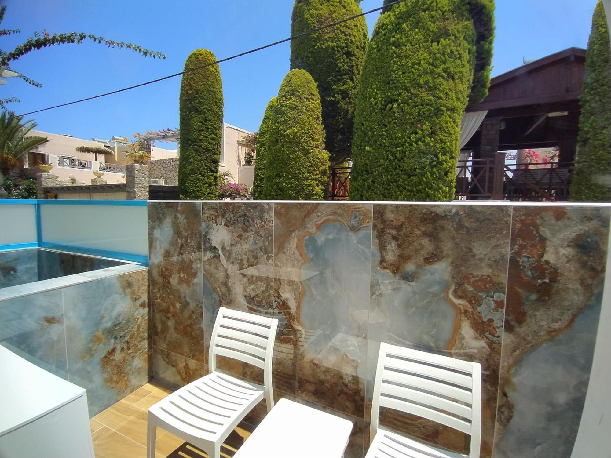 Chariot Apartments Santorini Kamári Exteriör bild