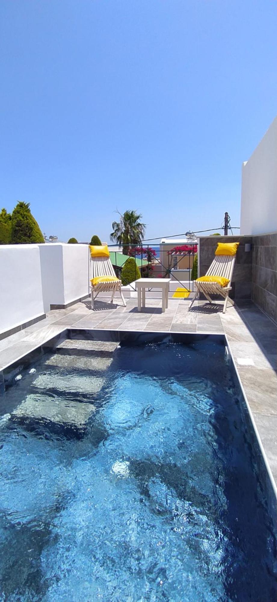 Chariot Apartments Santorini Kamári Exteriör bild
